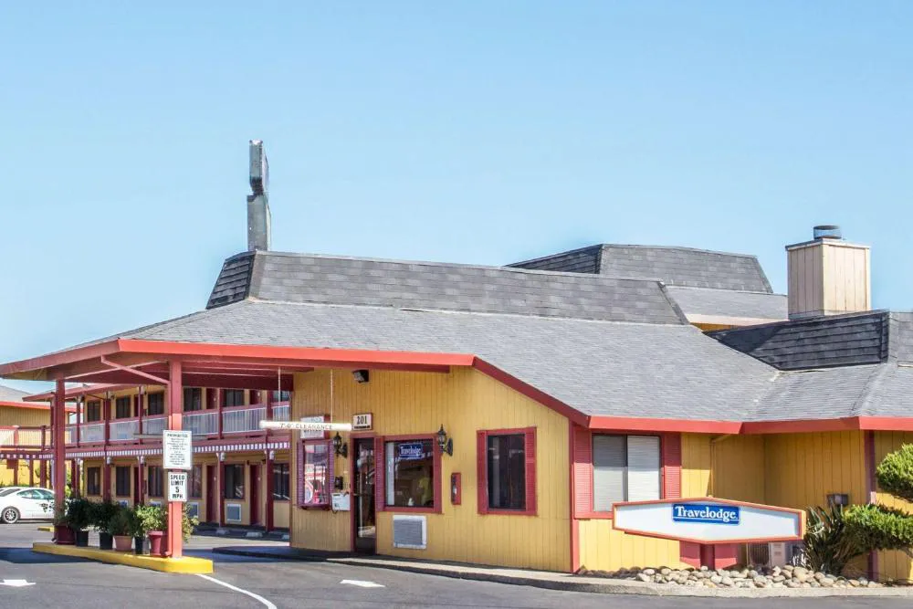 Travelodge by Wyndham Turlock hotel hero