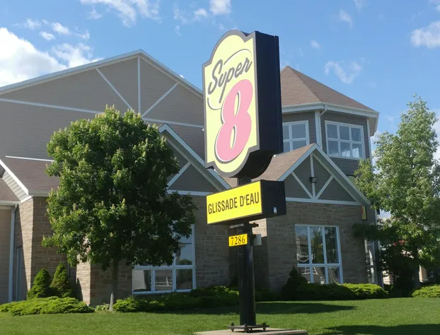 Super 8 by Wyndham Quebec City hotel detail image 1