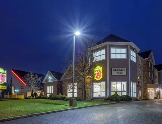 Super 8 by Wyndham Quebec City hotel detail image 1