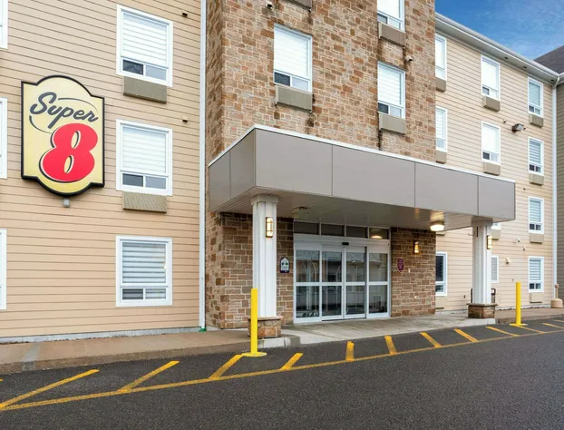 Super 8 by Wyndham Quebec City hotel detail image 4