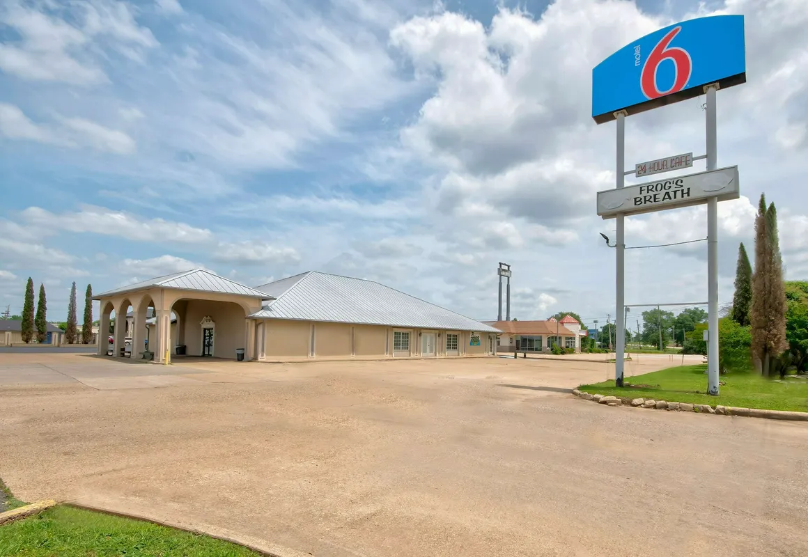 Motel 6 Bossier City, LA hotel hero