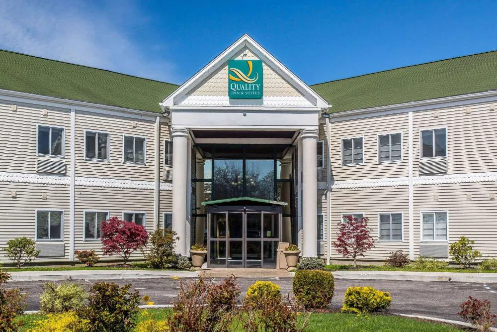 Quality Inn & Suites Middletown - Newport hotel hero