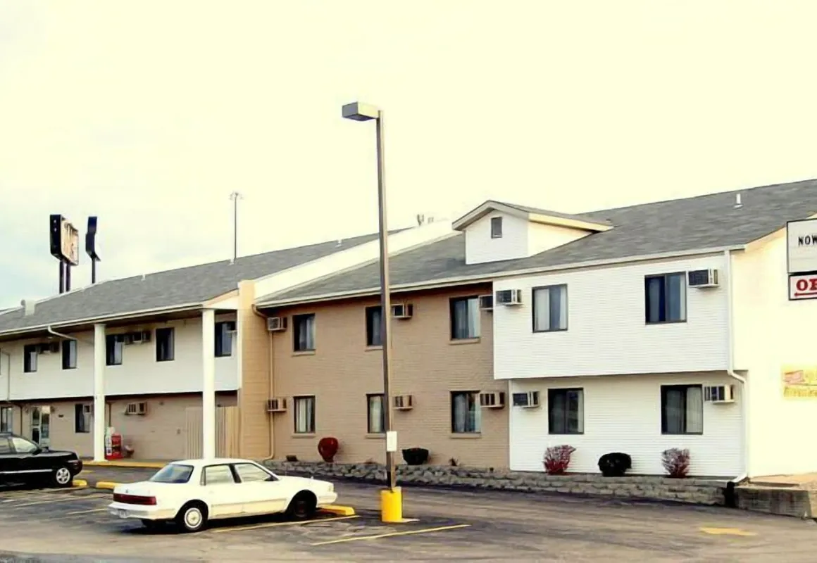 Luxury Inn & Suites hotel hero