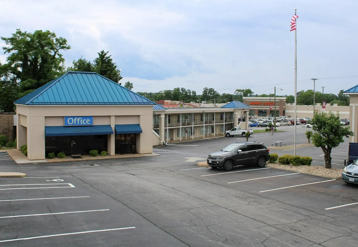 Rodeway Inn hotel hero