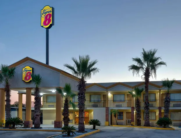 Super 8 by Wyndham Breaux Bridge hotel detail image 3