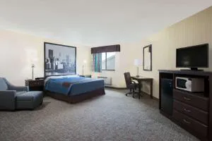 Super 8 by Wyndham Grove City hotel detail image 1