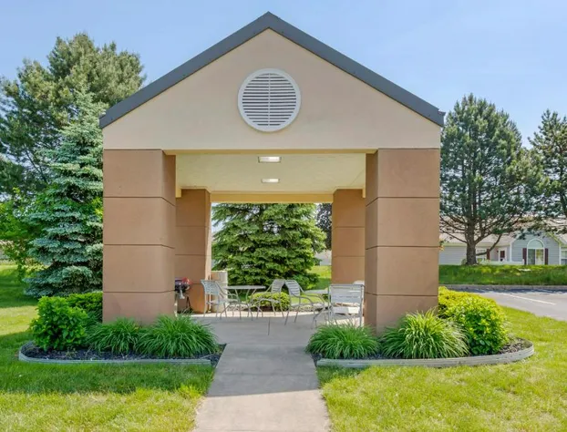 Quality Inn & Suites Sandusky hotel detail image 2