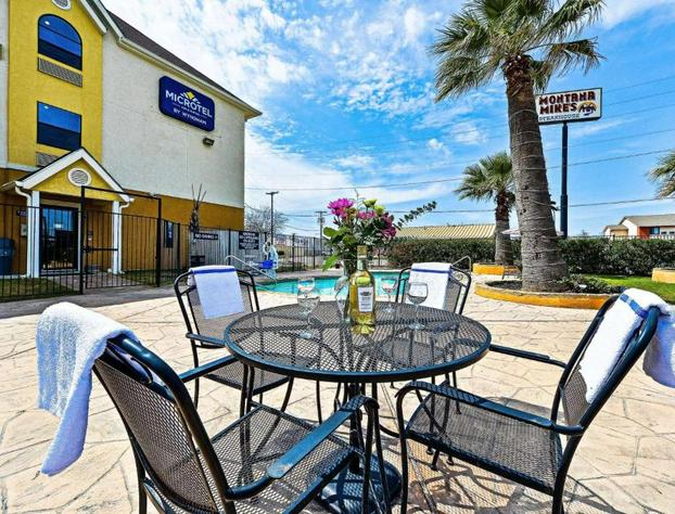 Microtel Inn & Suites by Wyndham New Braunfels hotel detail image 3