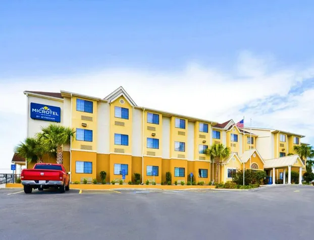 Microtel Inn & Suites by Wyndham New Braunfels hotel detail image 1