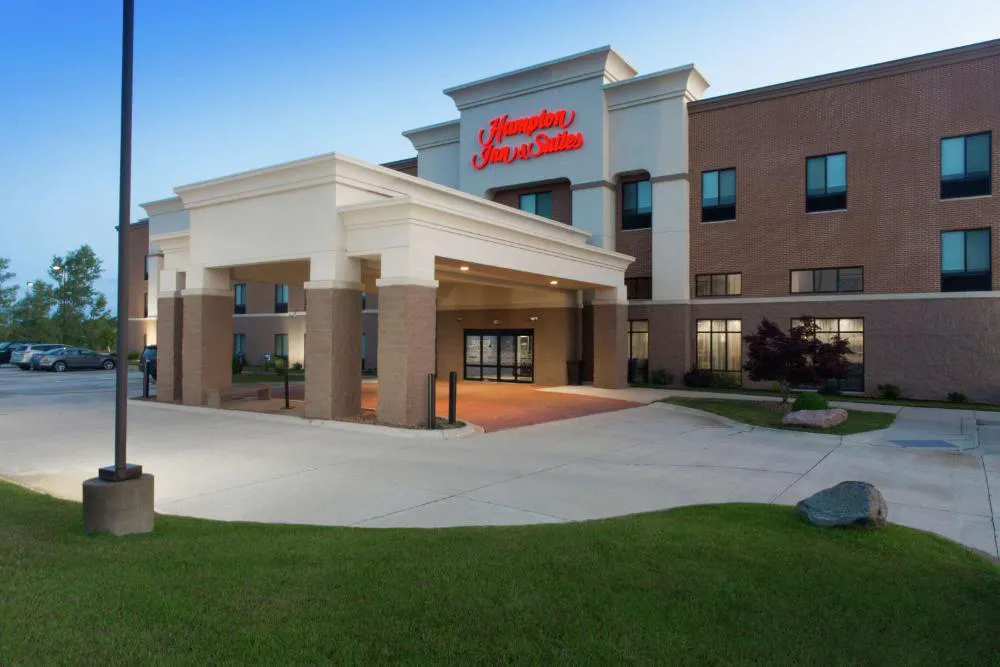 Hampton Inn & Suites Ankeny hotel hero