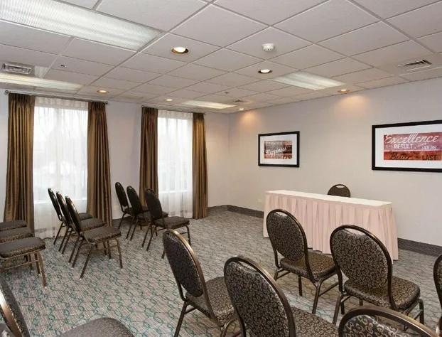 Hampton Inn & Suites Chicago/Lincolnshire hotel detail image 2