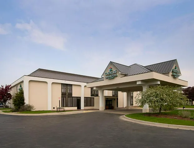 Quality Inn & Suites hotel detail image 1