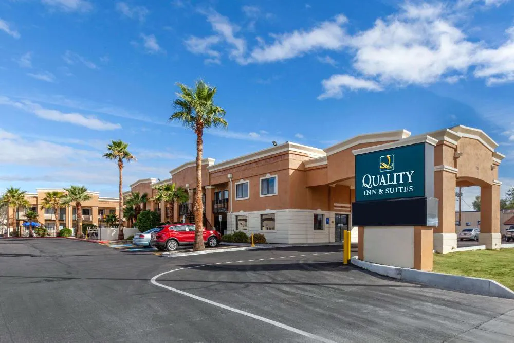 Quality Inn & Suites near Downtown Mesa hotel hero