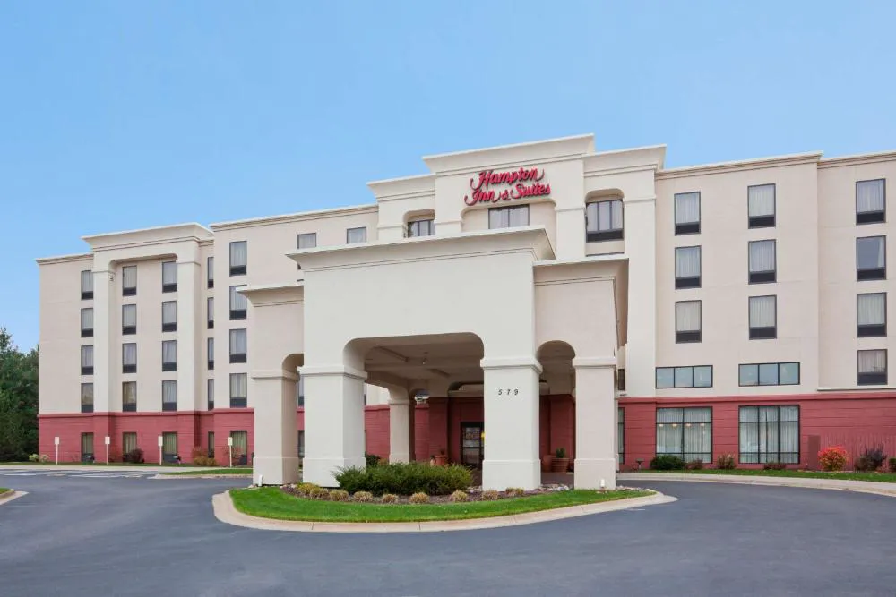 Hampton Inn & Suites Lino Lakes hotel hero