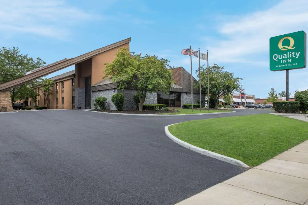 Quality Inn Toledo Westgate hotel hero