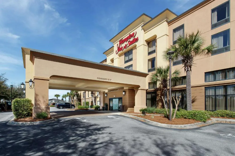 Hampton Inn & Suites Navarre hotel hero