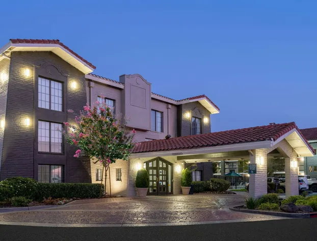La Quinta Inn by Wyndham Sacramento North hotel detail image 1