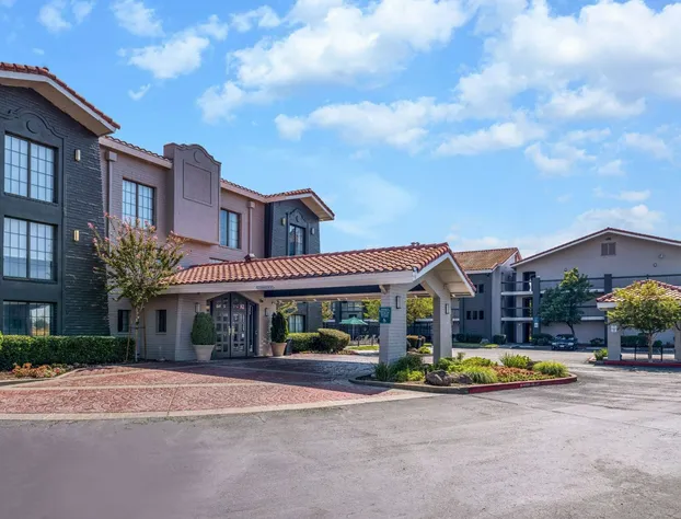 La Quinta Inn by Wyndham Sacramento North hotel detail image 2