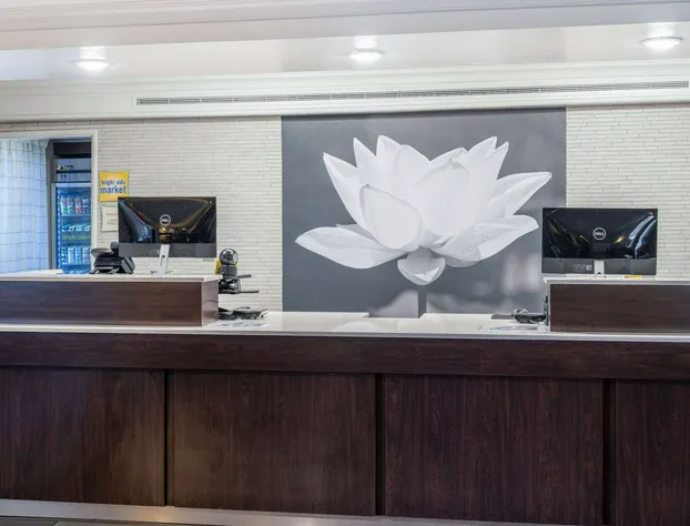 La Quinta Inn by Wyndham Sacramento North hotel detail image 4