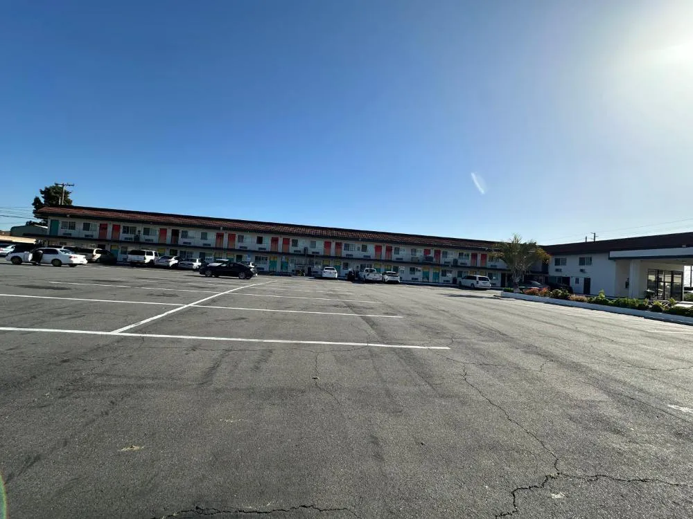 The Dixie Orange County hotel hero