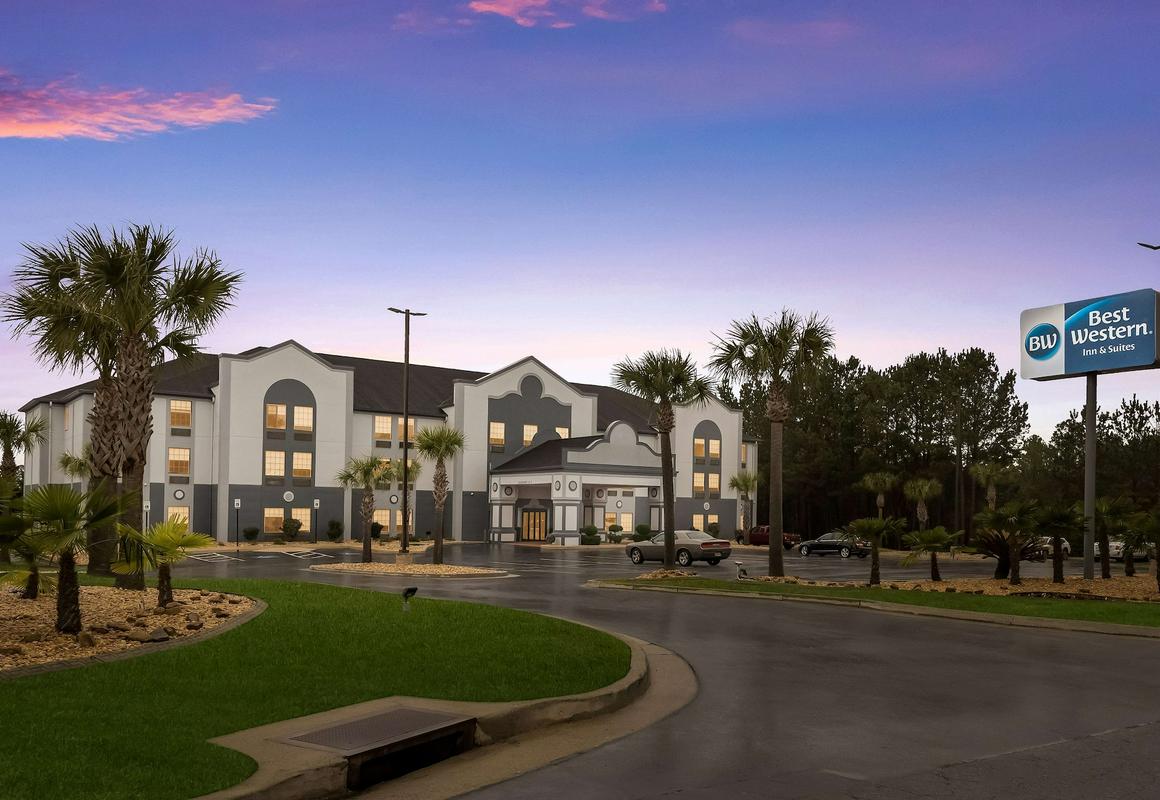 Best Western Bradbury Inn & Suites hotel hero