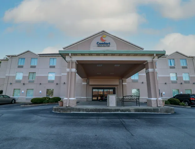Comfort Inn & Suites Dayton Northwest - Englewood hotel detail image 1