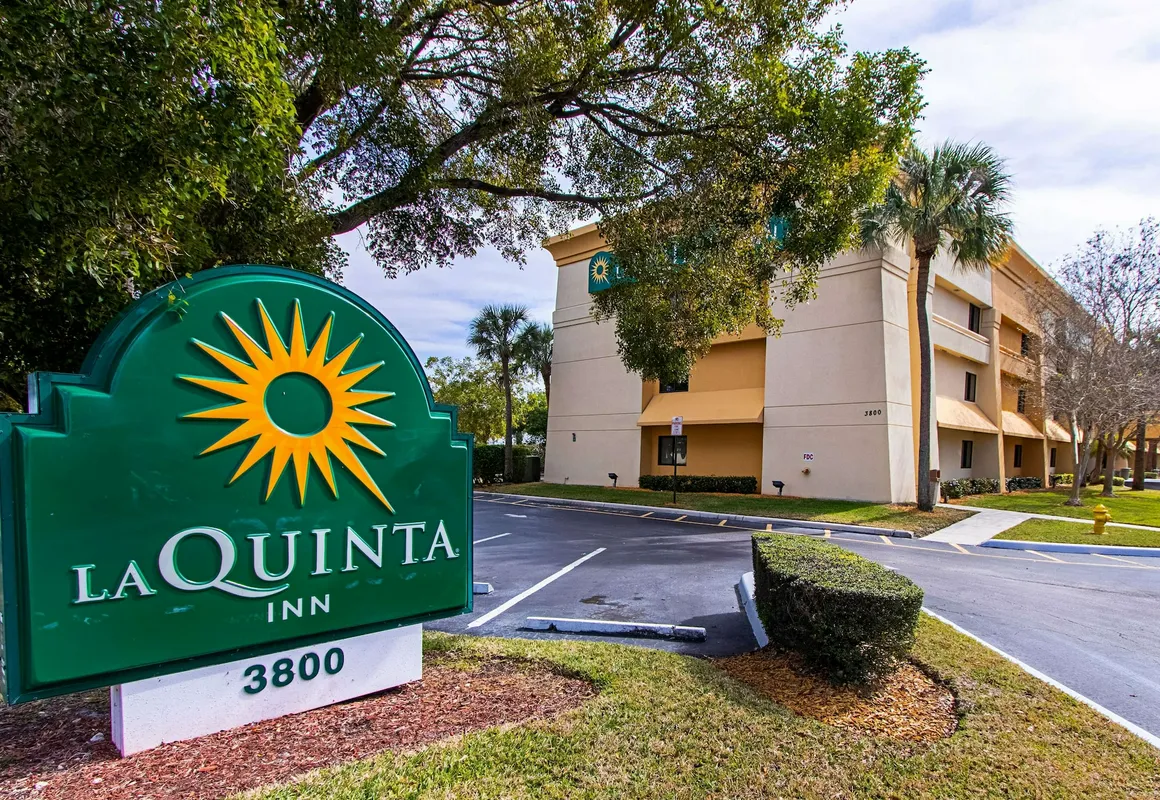 La Quinta Inn by Wyndham Ft. Lauderdale Tamarac East hotel hero