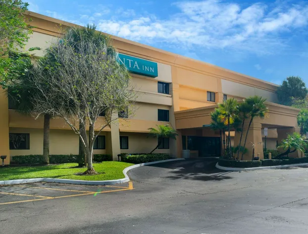 La Quinta Inn by Wyndham Ft. Lauderdale Tamarac East hotel detail image 1