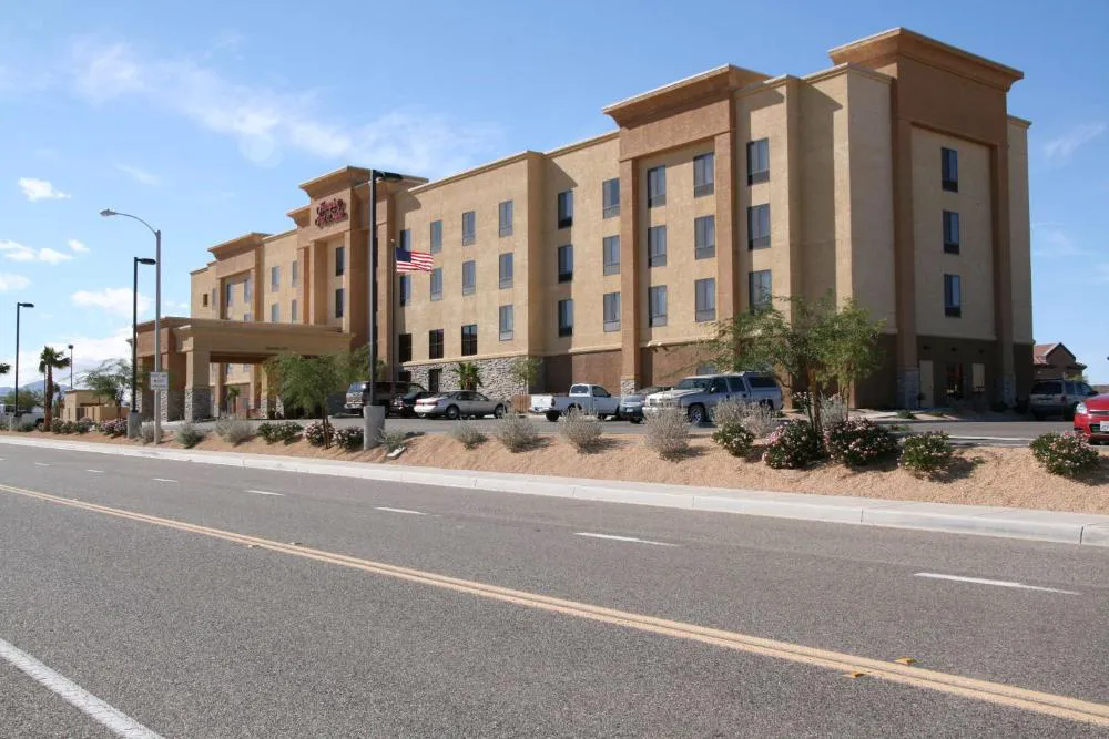 Hampton Inn & Suites Barstow hotel hero