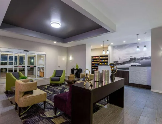 La Quinta Inn & Suites by Wyndham Huntsville Airport Madison hotel detail image 4