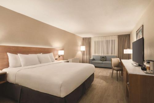 Clarion Hotel Milwaukee Airport hotel detail image 3