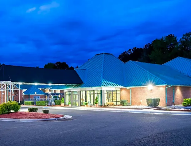 Days Inn by Wyndham Petersburg/South Fort Lee hotel detail image 1