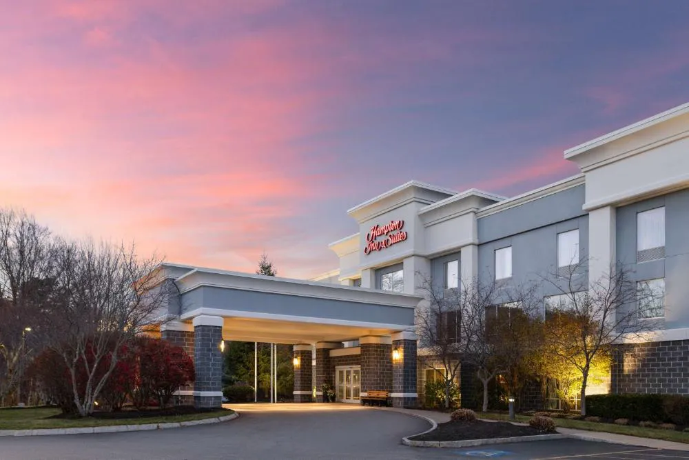 Hampton Inn & Suites Wells-Ogunquit hotel hero