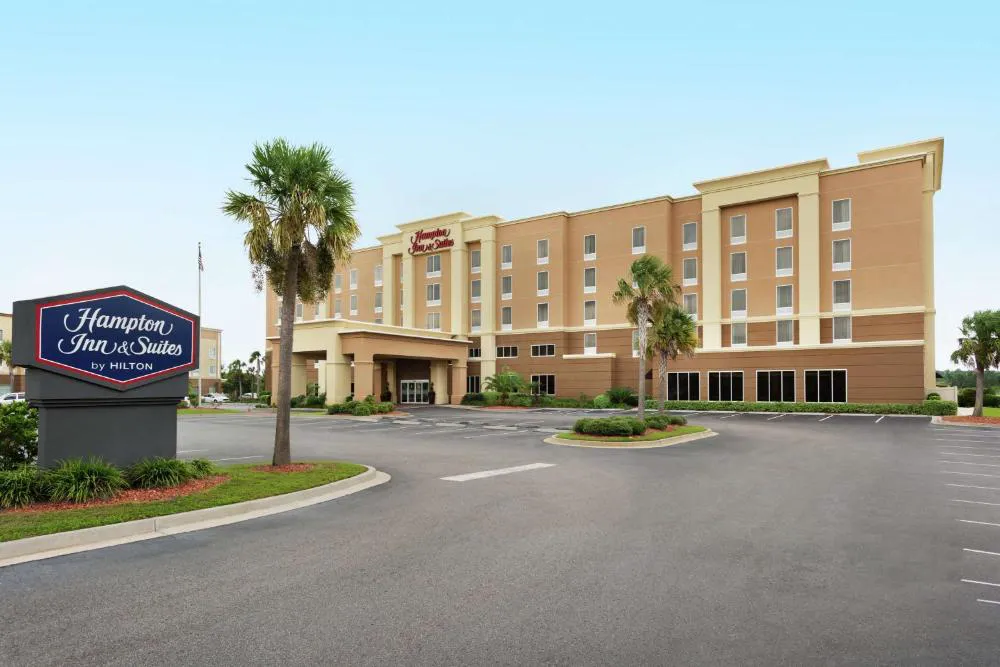 Hampton Inn & Suites Brunswick hotel hero