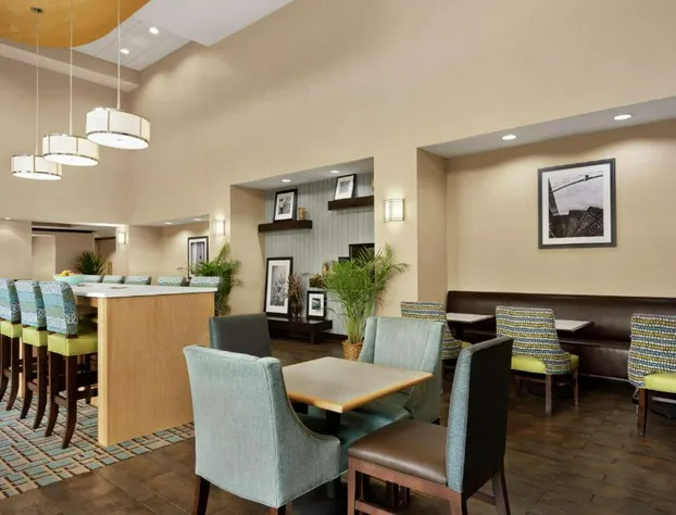 Hampton Inn & Suites Brunswick hotel detail image 3