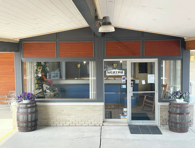 Tecumseh Inn and Suites hotel detail image 1