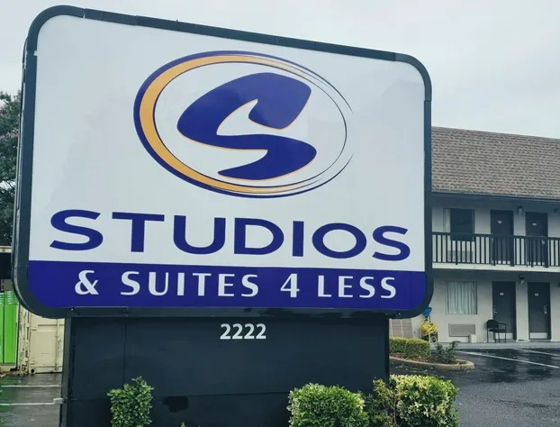 Econo Lodge Chesapeake Route 13 and I-464 hotel detail image 1