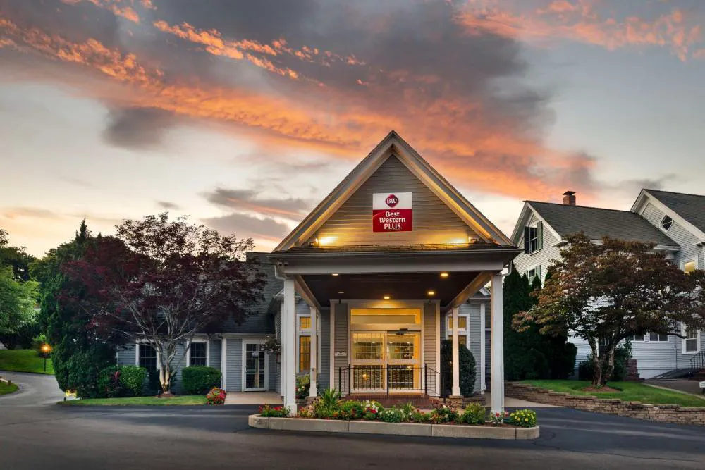 Best Western Plus Cold Spring hotel hero