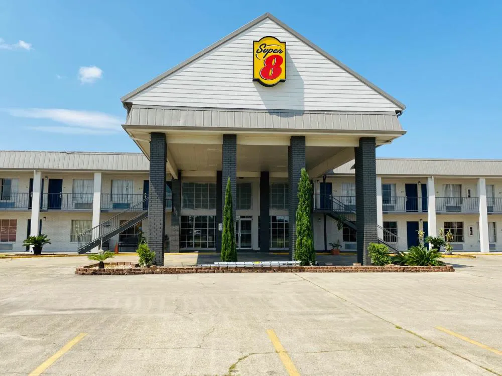 Super 8 by Wyndham New Iberia hotel hero