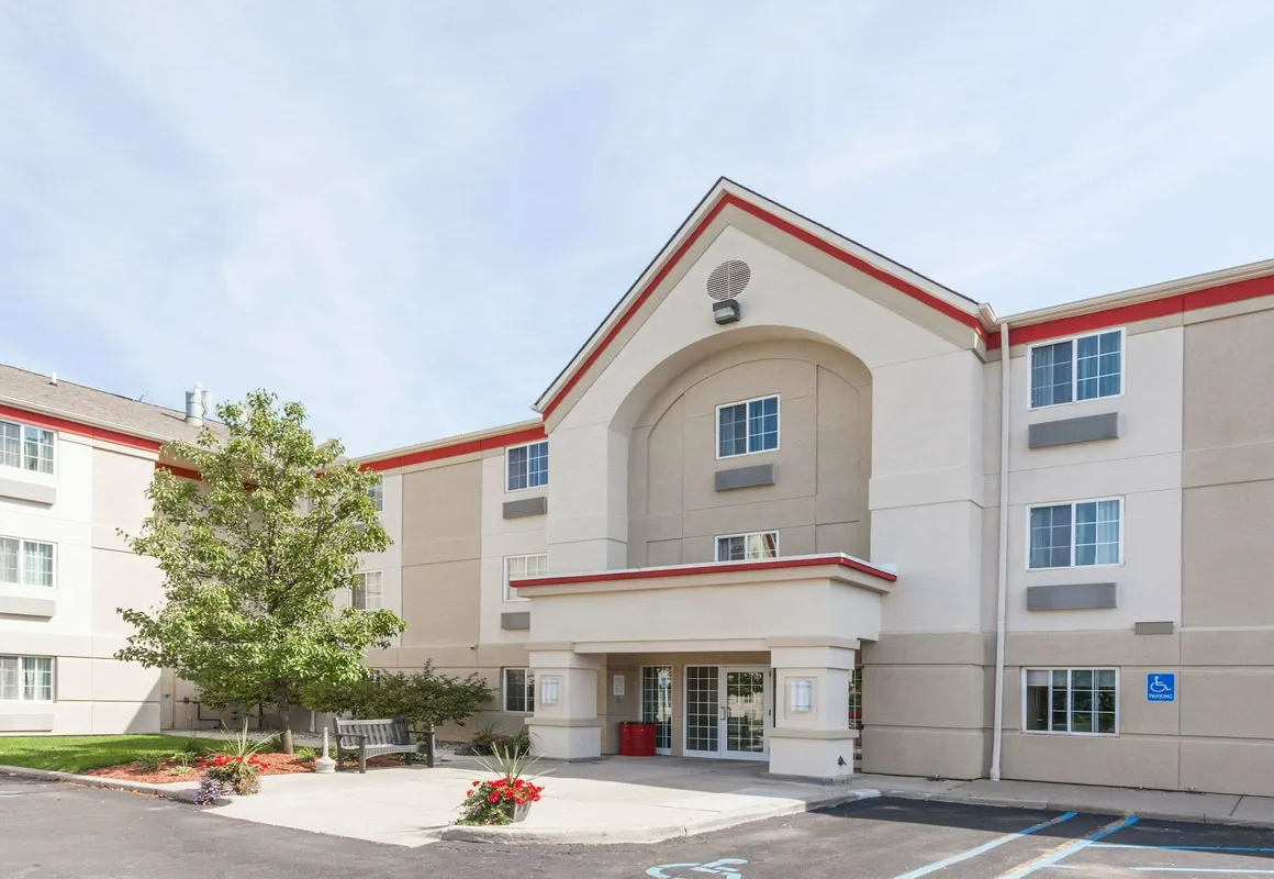 MainStay Suites Detroit Auburn Hills hotel hero