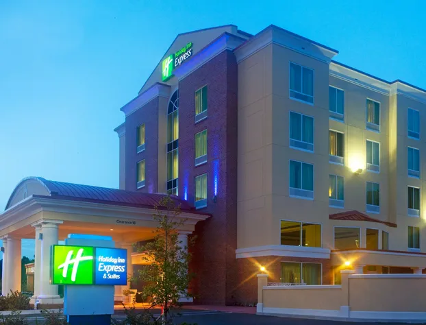 Holiday Inn Express & Suites Chaffee-Jacksonville West by IHG hotel detail image 3
