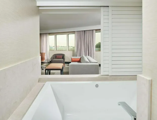 DoubleTree by Hilton Fullerton hotel detail image 3