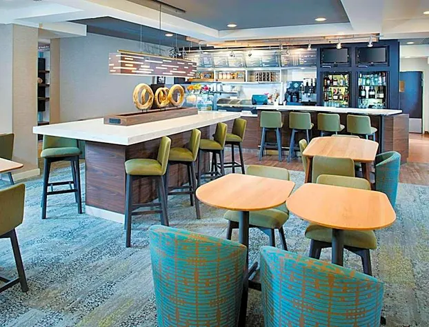 Courtyard by Marriott West Palm Beach Airport hotel detail image 3