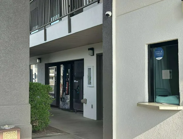 Super 8 by Wyndham Monroe hotel detail image 3