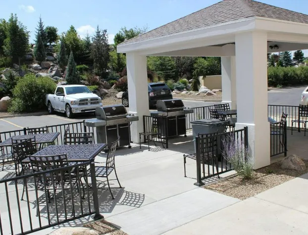 Candlewood Suites Bismarck by IHG hotel detail image 2