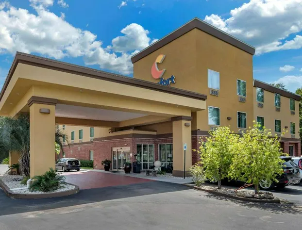 Comfort Suites Biloxi - Ocean Springs hotel detail image 1