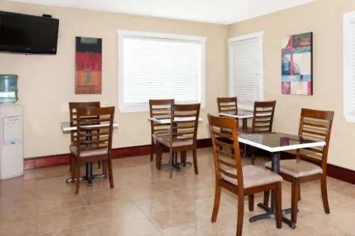 Howard Johnson by Wyndham Lafayette hotel detail image 3