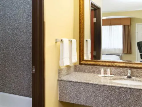 Howard Johnson by Wyndham Lafayette hotel detail image 4