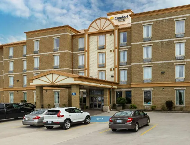 Comfort Hotel Bayer's Lake hotel detail image 2