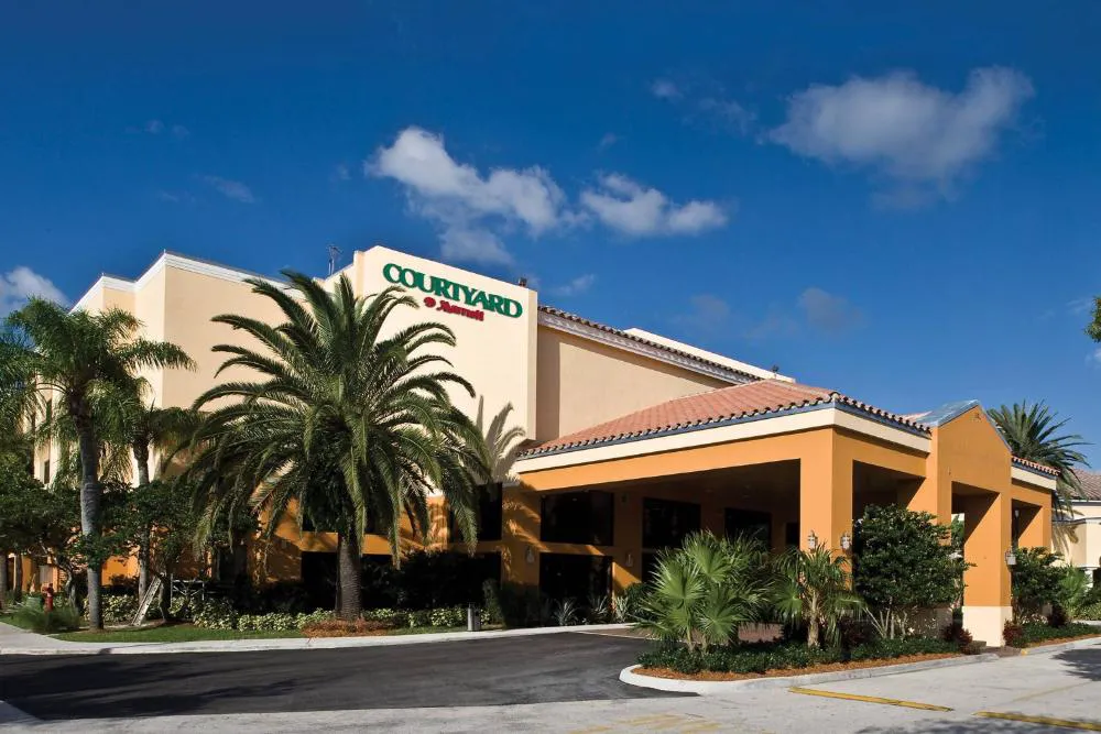 Courtyard by Marriott Boynton Beach hotel hero